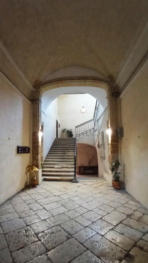 Palazzo Saraceno Apartment-Taras Taranto Ngoại thất bức ảnh