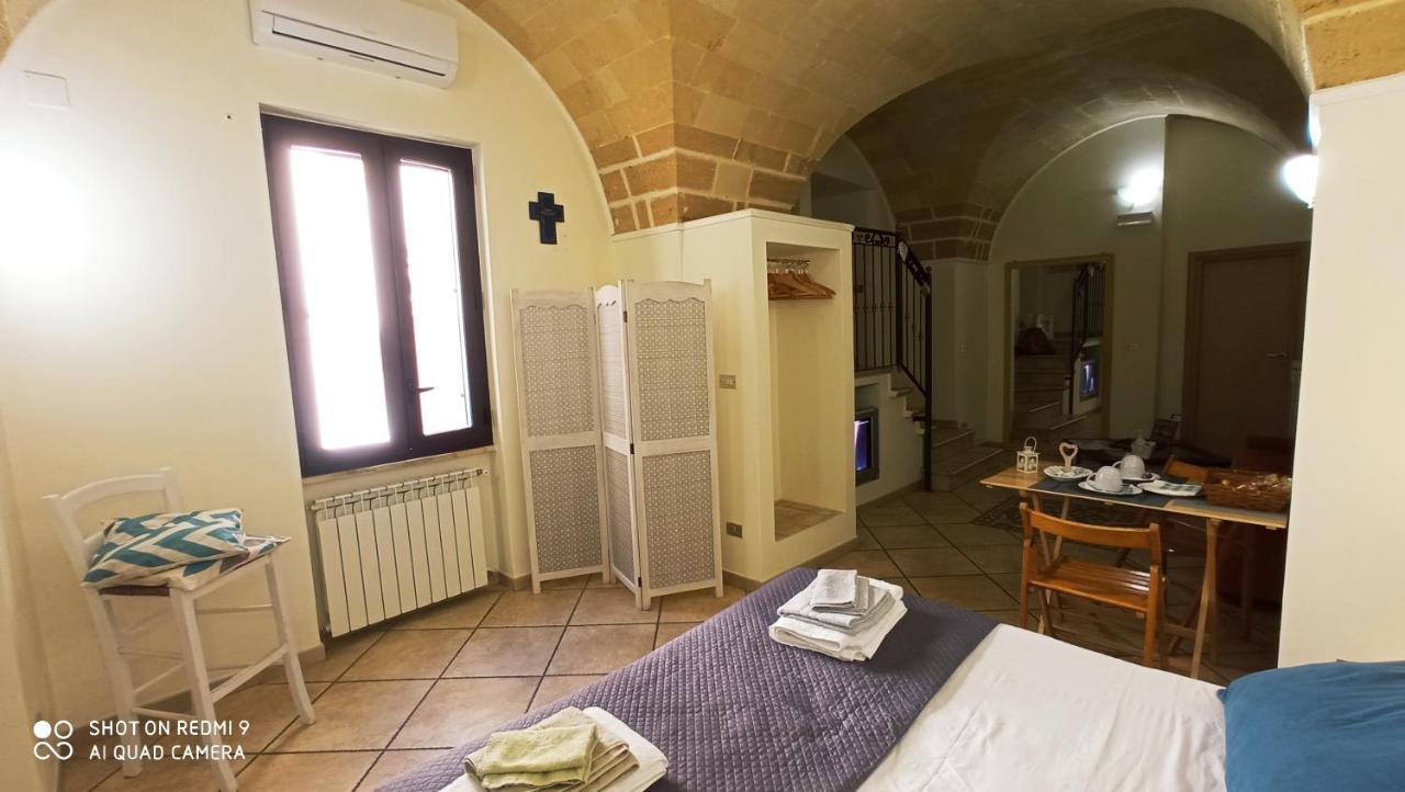 Palazzo Saraceno Apartment-Taras Taranto Ngoại thất bức ảnh